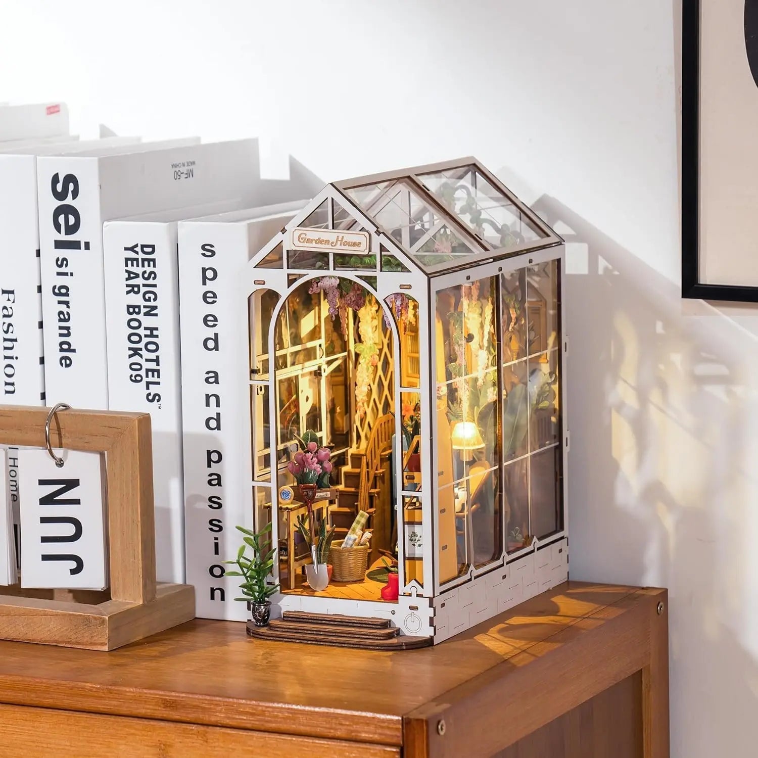 Robotime DIY Tuinhuis – Rolife Book Nook Miniatuur Bouwpakket