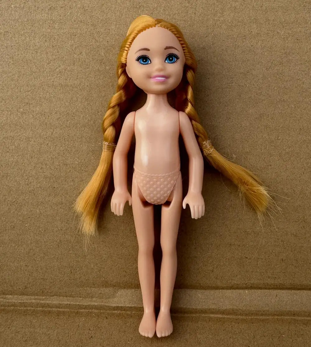 Mini Kelly Pop 13cm – Kleine Modepop met Grote Stijl