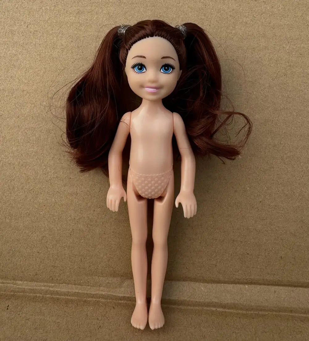 Mini Kelly Pop 13cm – Kleine Modepop met Grote Stijl