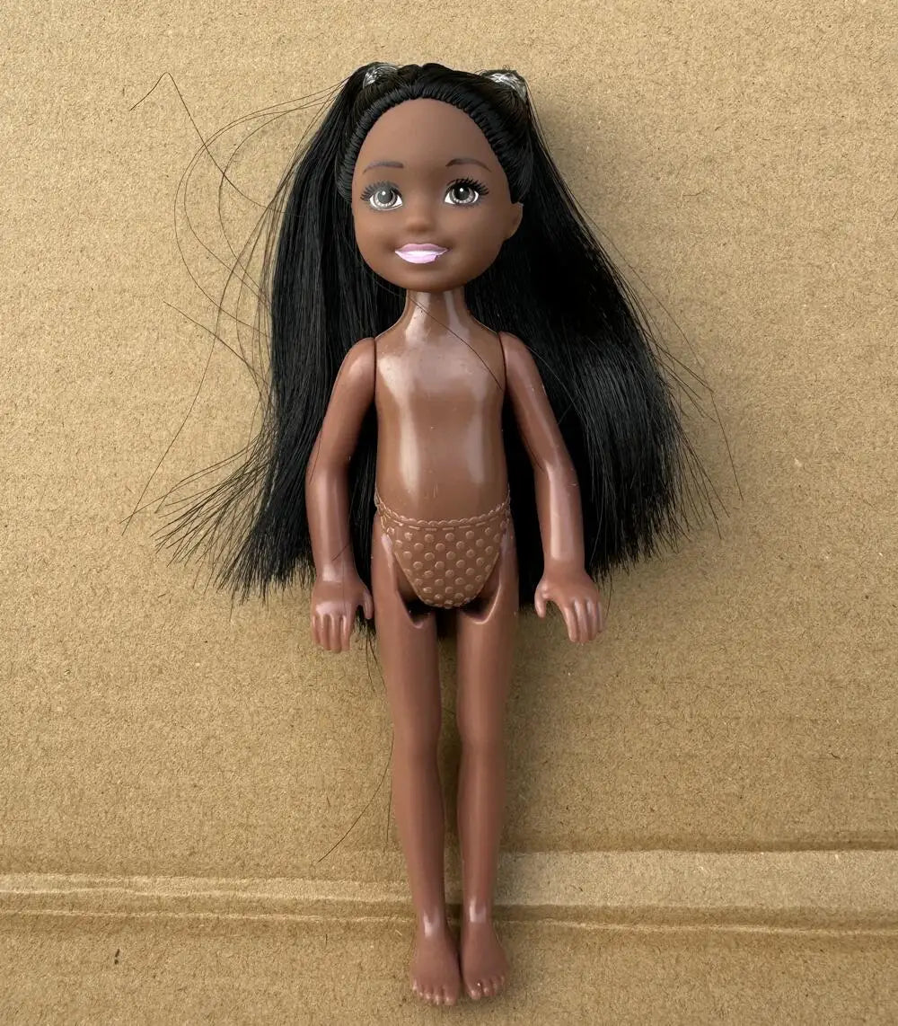 Mini Kelly Pop 13cm – Kleine Modepop met Grote Stijl