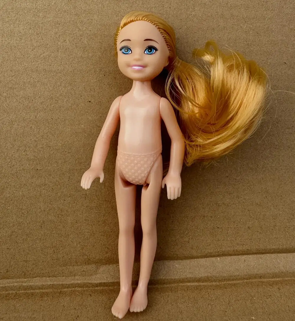Mini Kelly Pop 13cm – Kleine Modepop met Grote Stijl