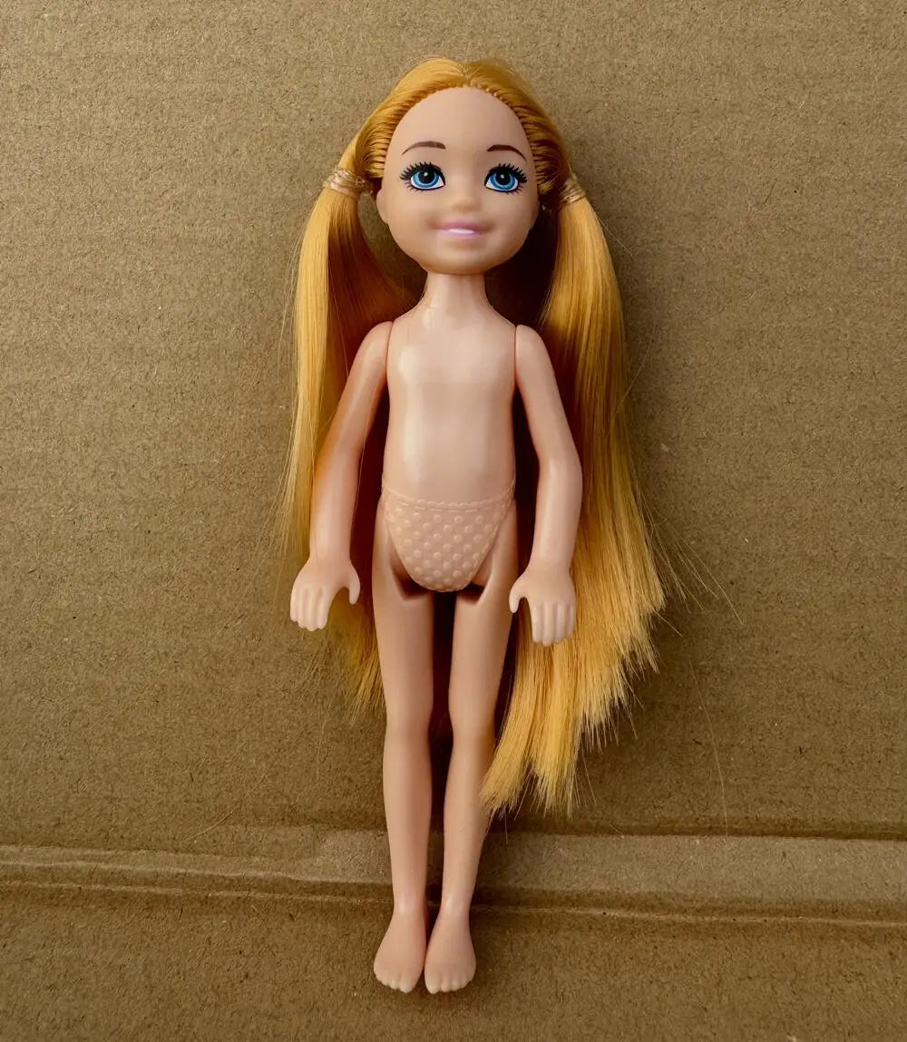 Mini Kelly Pop 13cm – Kleine Modepop met Grote Stijl