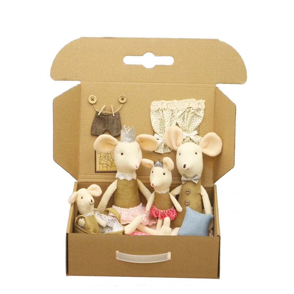 Schattige Knuffel Muis Familie – Pluche Poppen voor Poppenhuis 3+