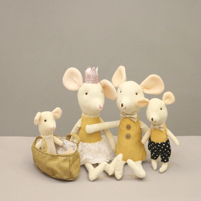 Schattige Knuffel Muis Familie – Pluche Poppen voor Poppenhuis 3+