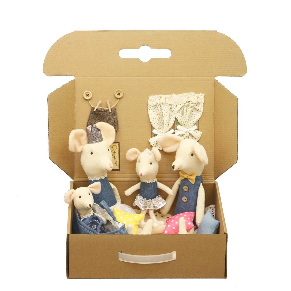 Schattige Knuffel Muis Familie – Pluche Poppen voor Poppenhuis 3+