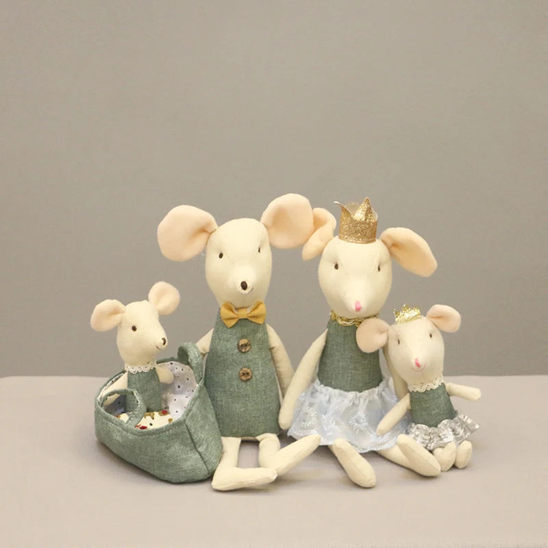 Schattige Knuffel Muis Familie – Pluche Poppen voor Poppenhuis 3+